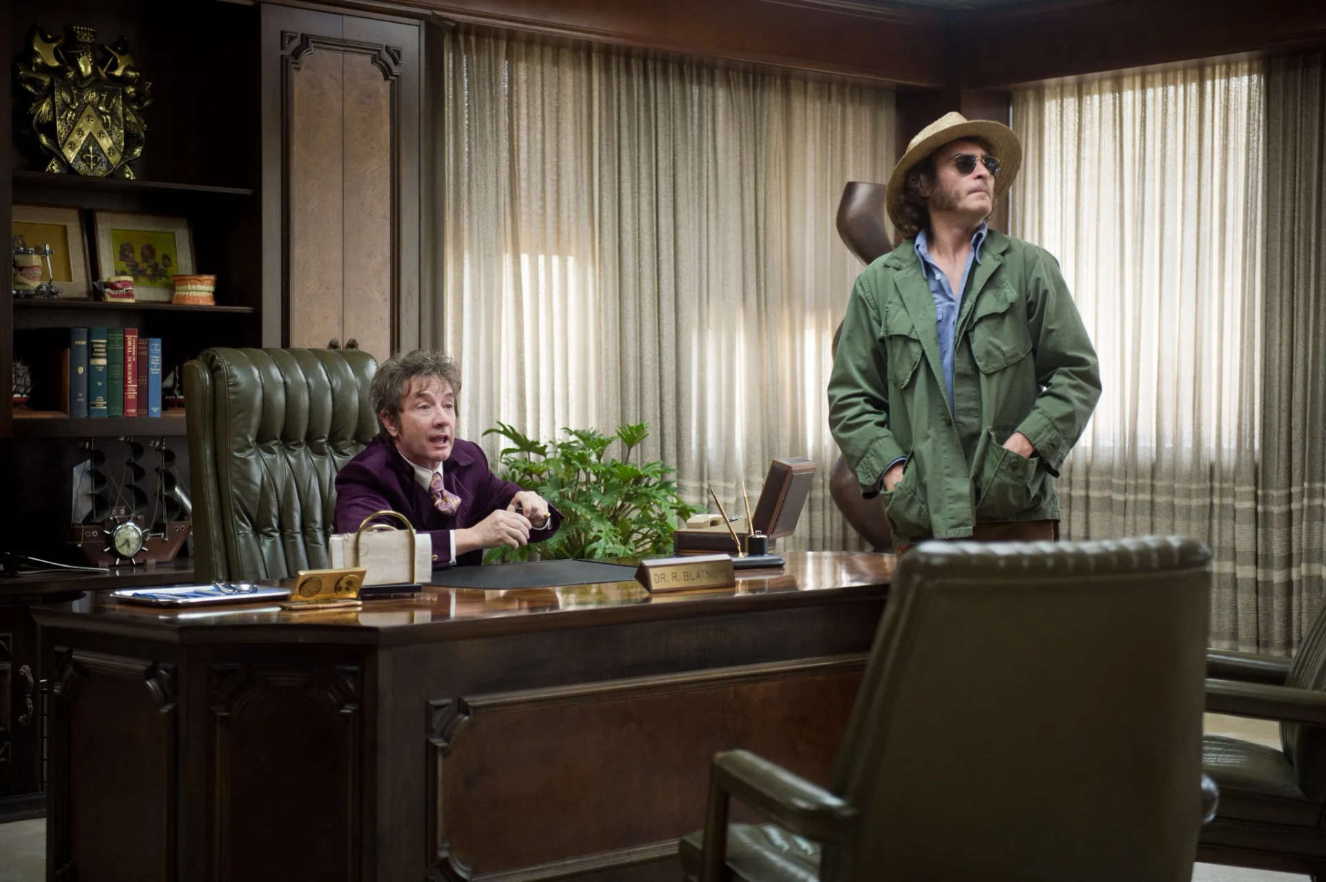 Joaquin Phoenix and Martin Short in Inherent Vice (2014)