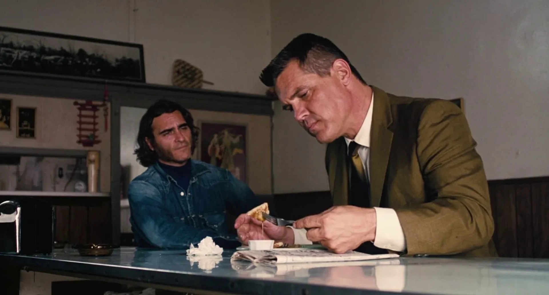 Josh Brolin and Joaquin Phoenix in Inherent Vice (2014)