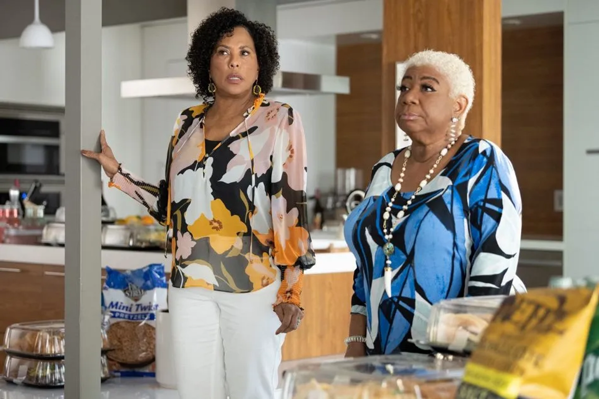 Luenell and Angela Elayne Gibbs in Hacks (2021)