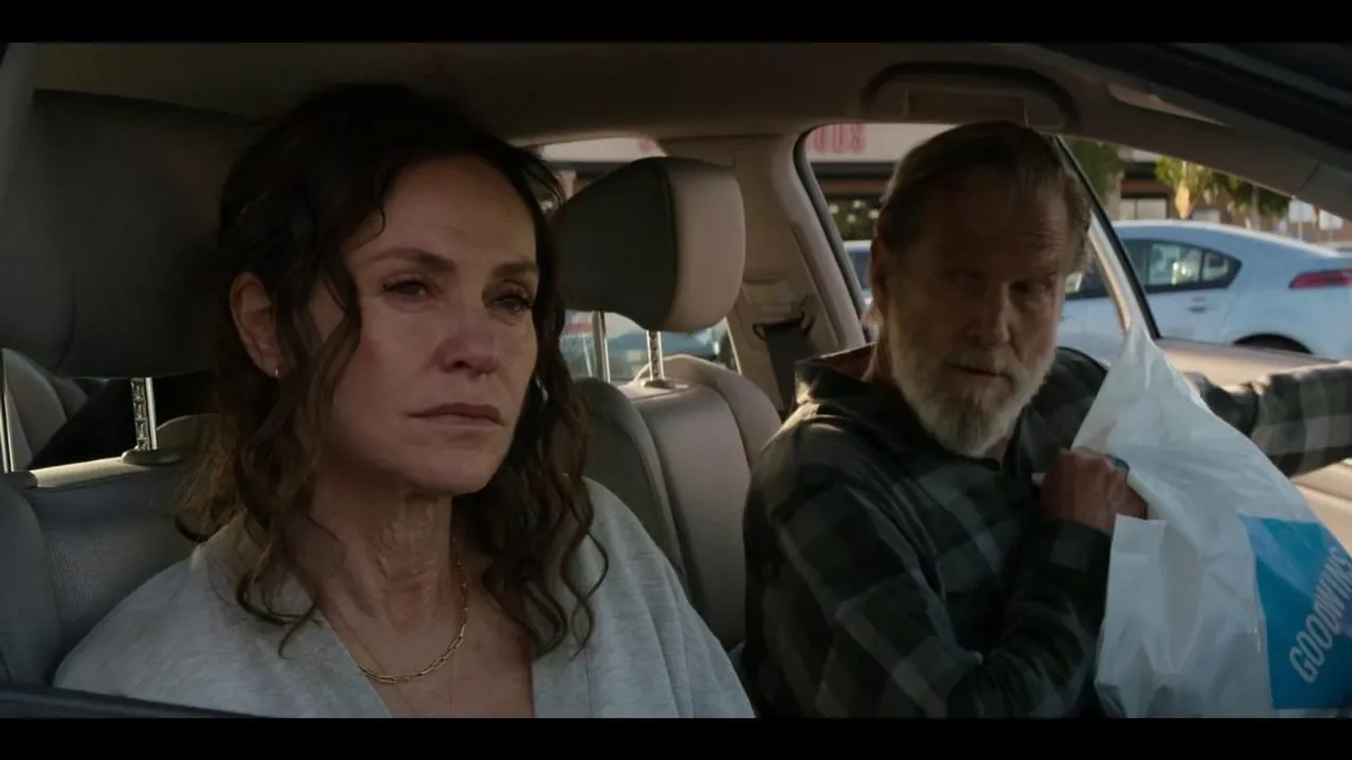 Amy Brenneman and Jeff Bridges in The Old Man: IV (2022)