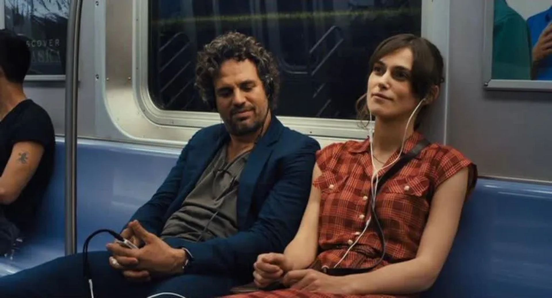 Keira Knightley and Mark Ruffalo in Begin Again (2013)