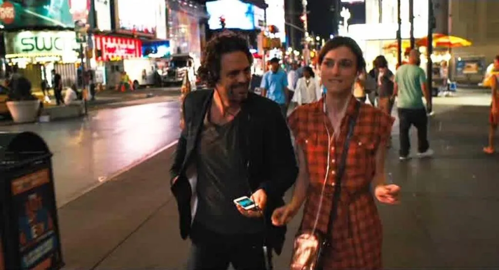 Keira Knightley and Mark Ruffalo in Begin Again (2013)