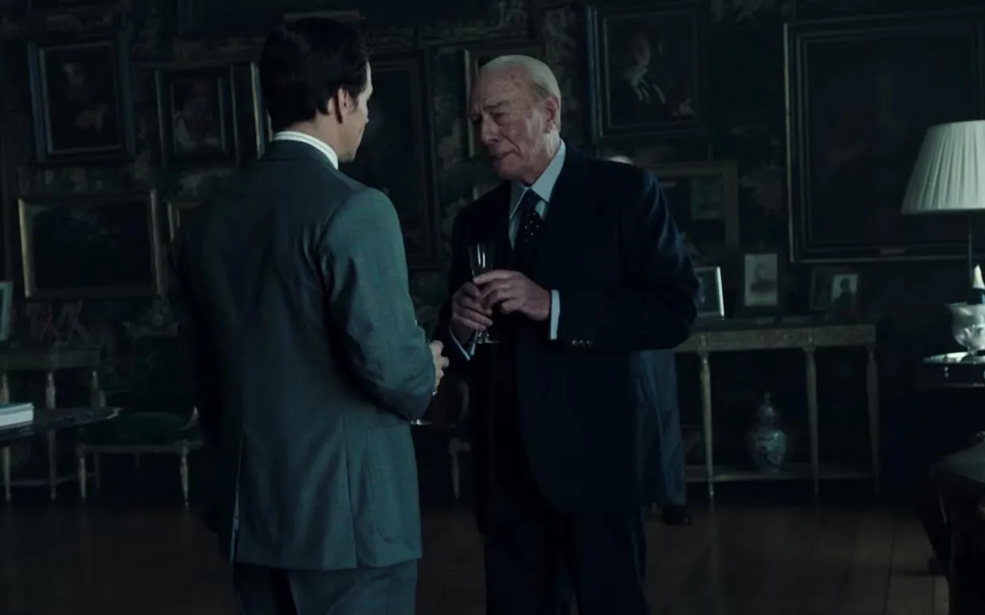 Mark Wahlberg and Christopher Plummer in All the Money in the World (2017)