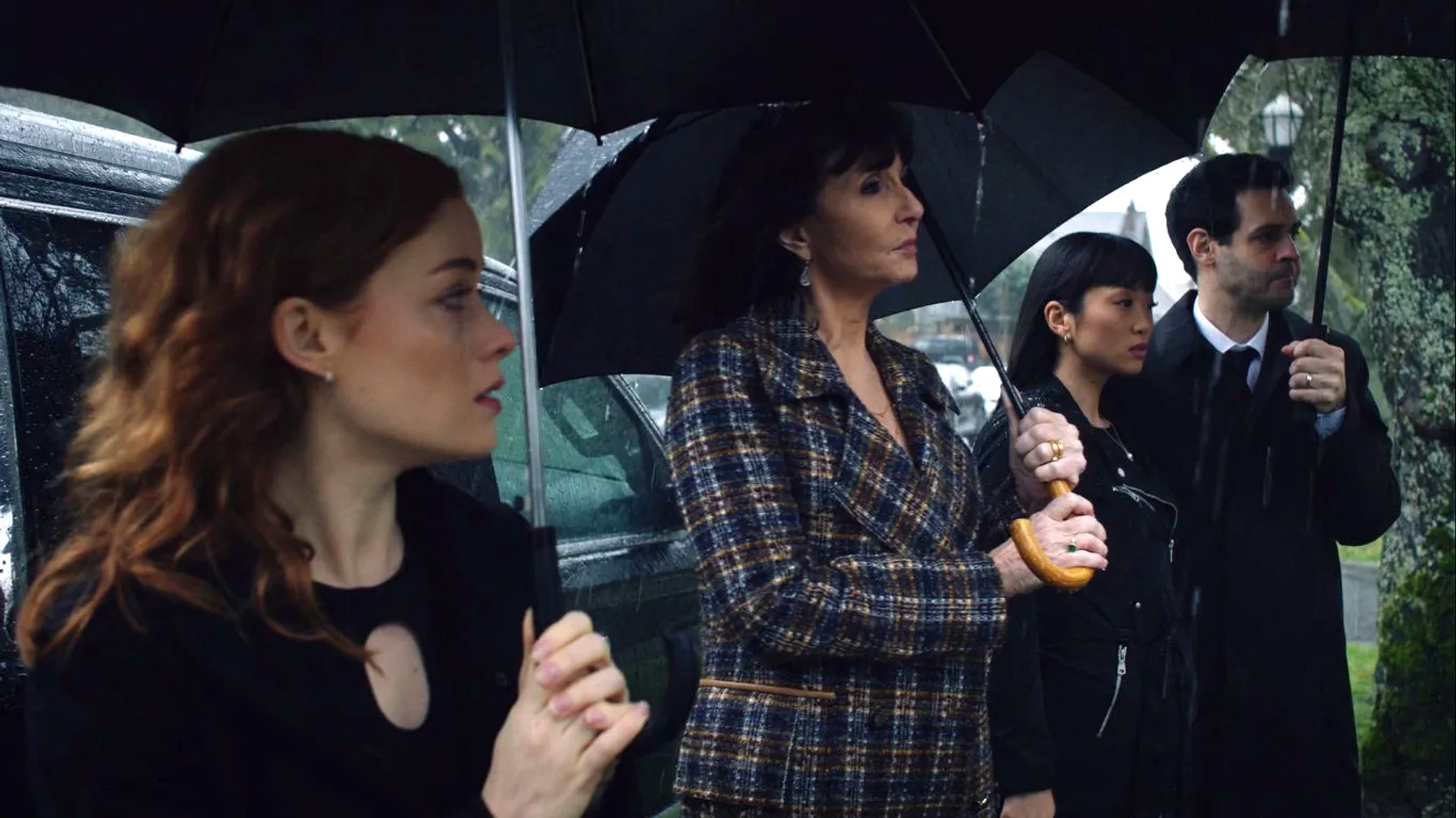 Mary Steenburgen, Andrew Leeds, Jane Levy, and Alice Lee in Zoey's Extraordinary Playlist (2020)