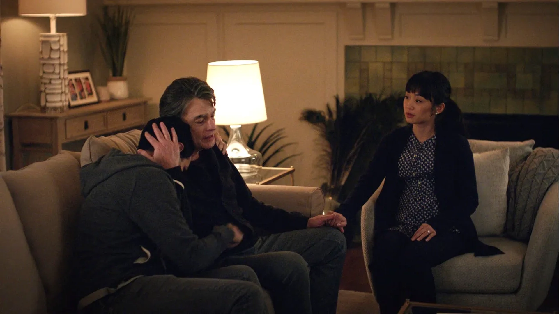 Peter Gallagher, Andrew Leeds, and Alice Lee in Zoey's Extraordinary Playlist (2020)