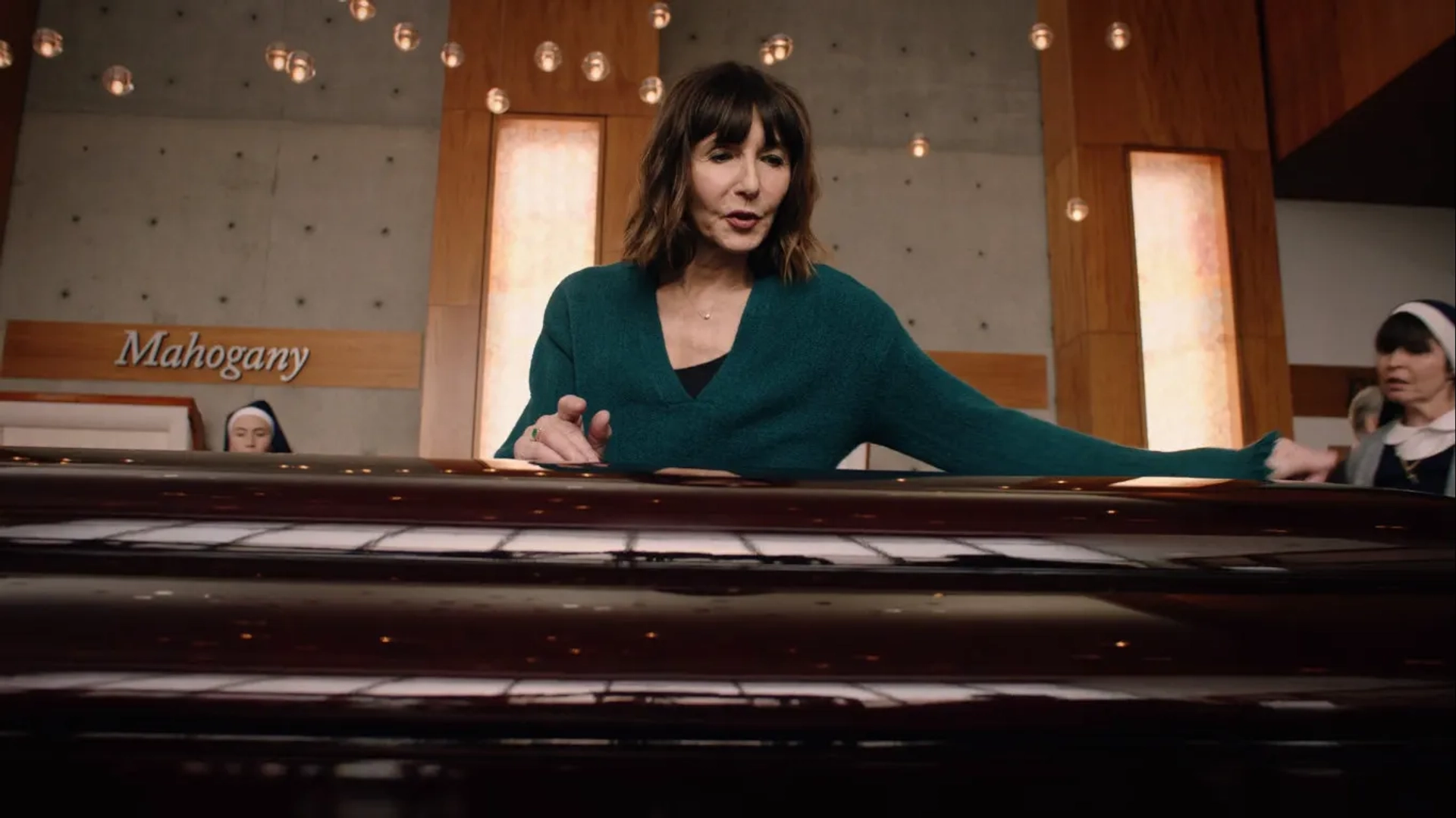 Mary Steenburgen in Zoey's Extraordinary Playlist (2020)