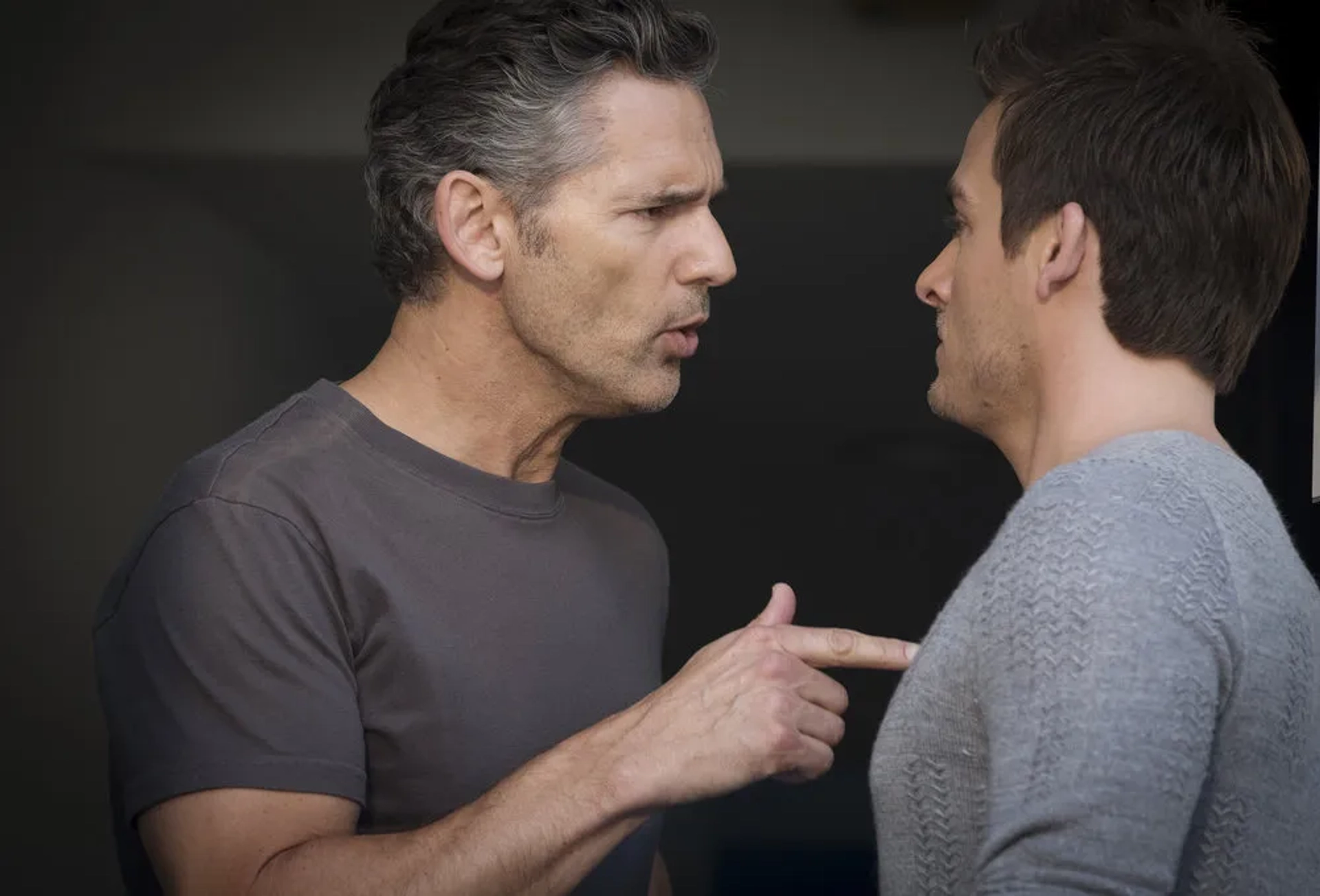 Eric Bana and Kevin Zegers in Dirty John (2018)