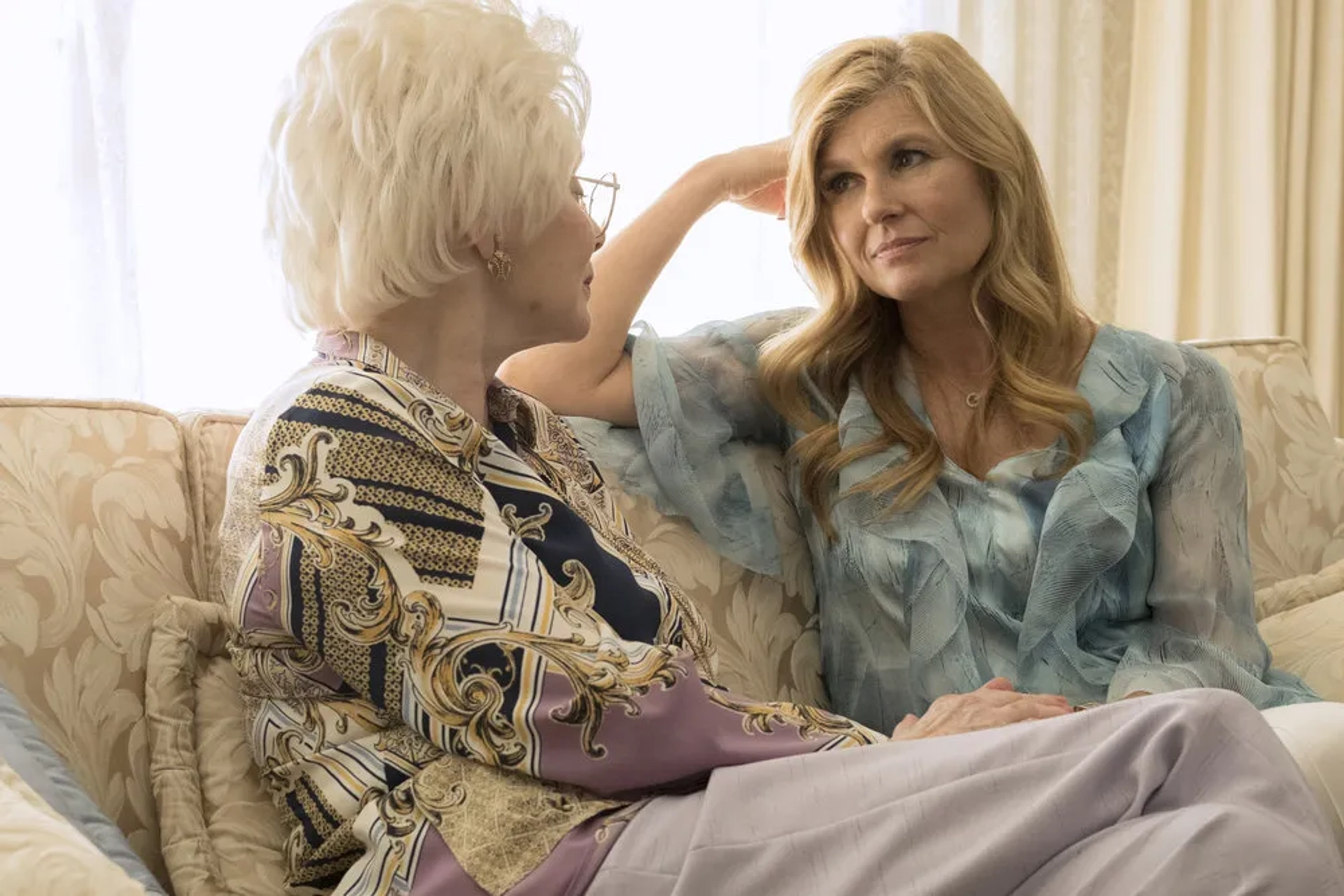 Jean Smart and Connie Britton in Dirty John (2018)