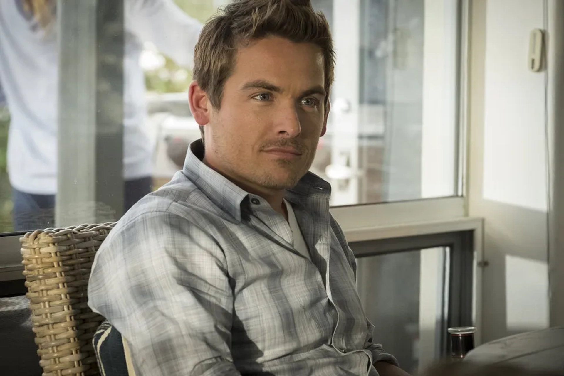 Kevin Zegers in Dirty John (2018)