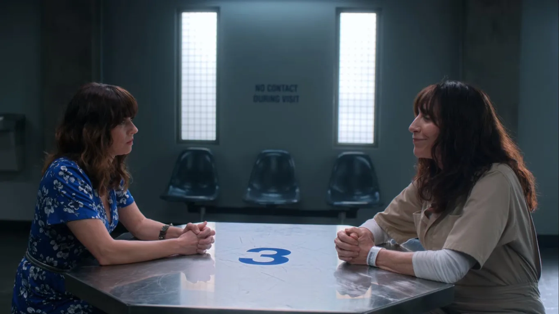 Linda Cardellini and Katey Sagal in Dead to Me: Where Do We Go From Here (2020)