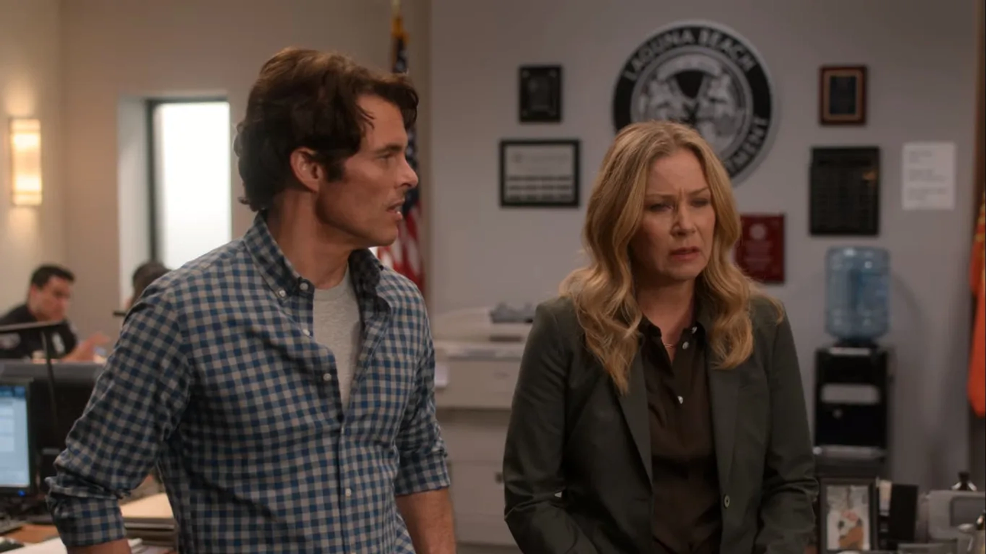 Christina Applegate and James Marsden in Dead to Me: You Don't Have To (2020)