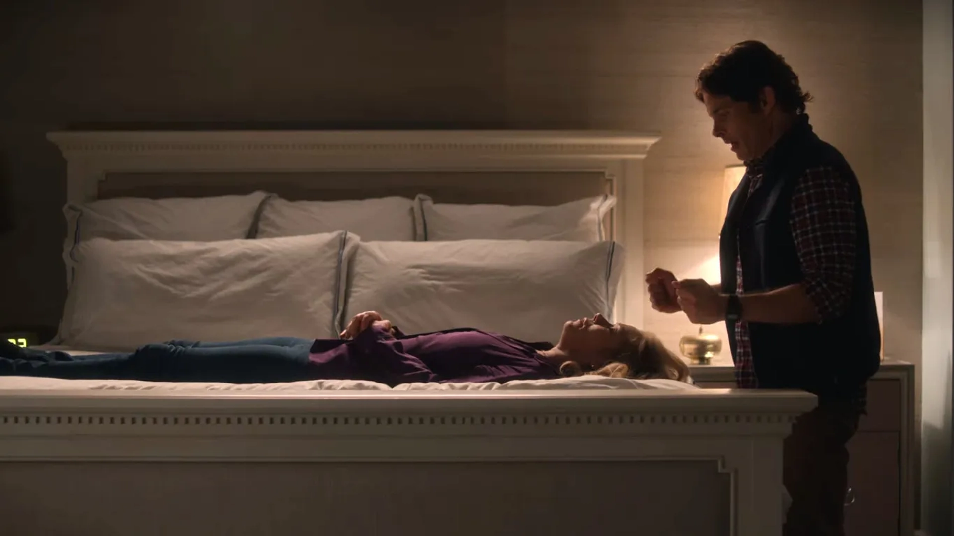 Christina Applegate and James Marsden in Dead to Me: The Price You Pay (2020)