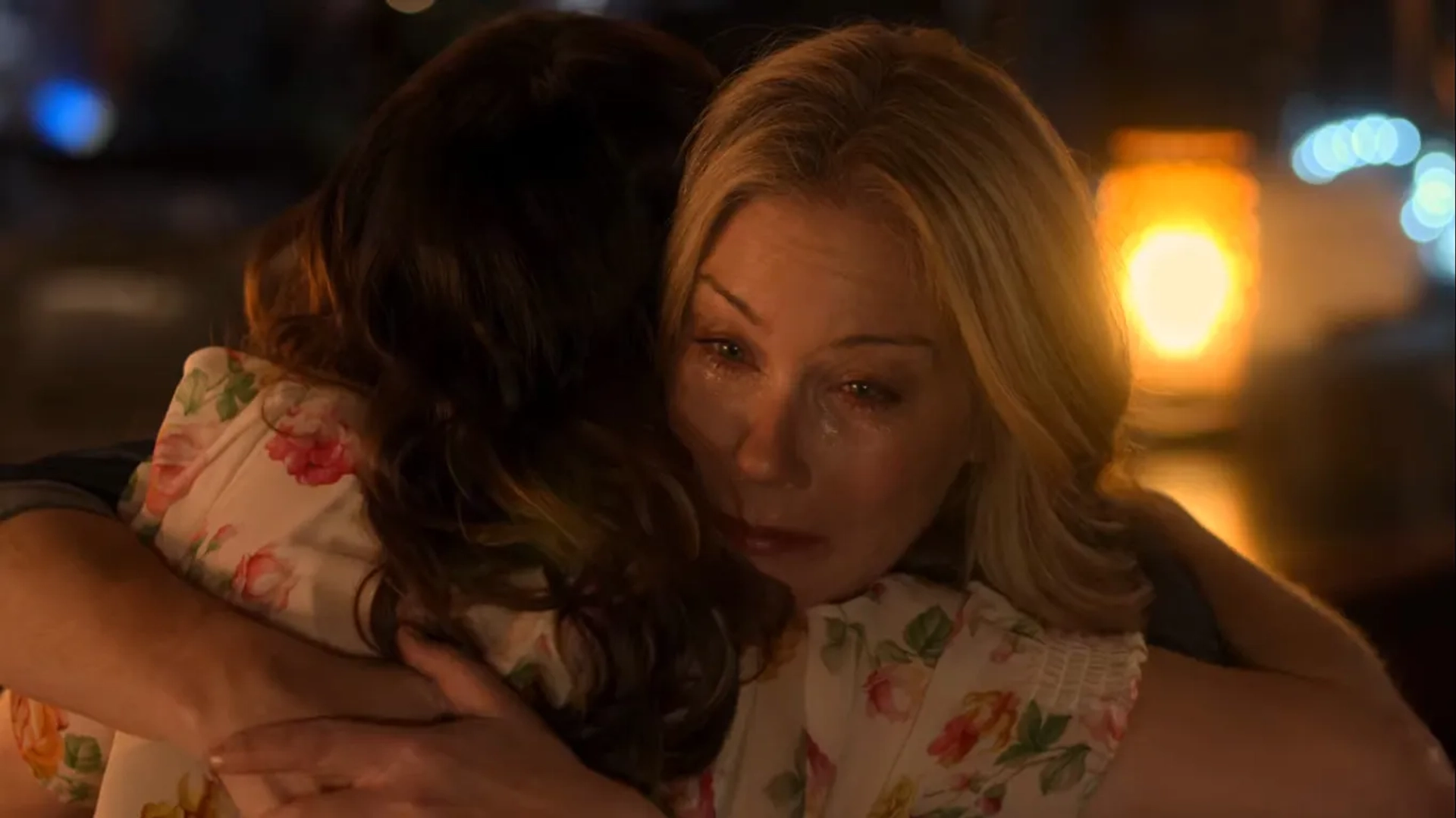 Christina Applegate in Dead to Me: Between You and Me (2020)