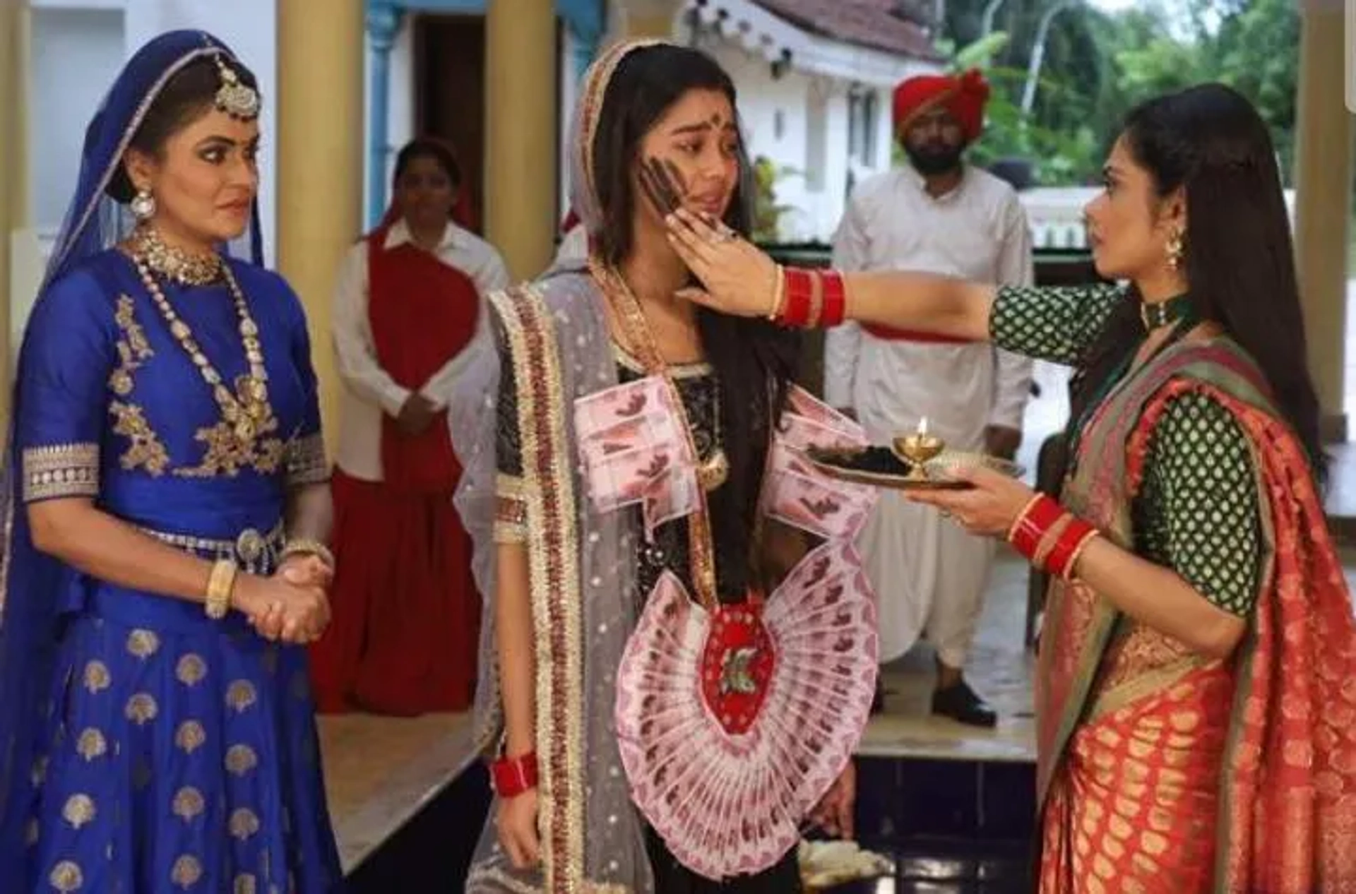 Shraddha Jaiswal, Priyal Mahajan, and Toral Rasputra in Molkki (2020)