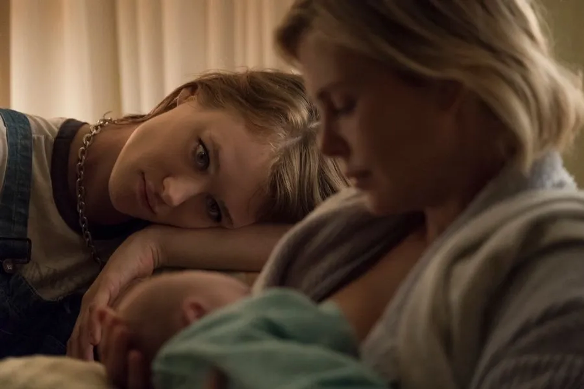 Charlize Theron and Mackenzie Davis in Tully (2018)