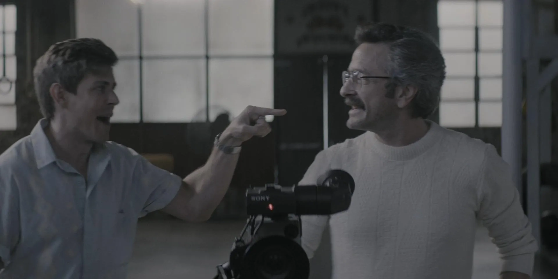 Marc Maron and Christopher Lowell in GLOW (2017)