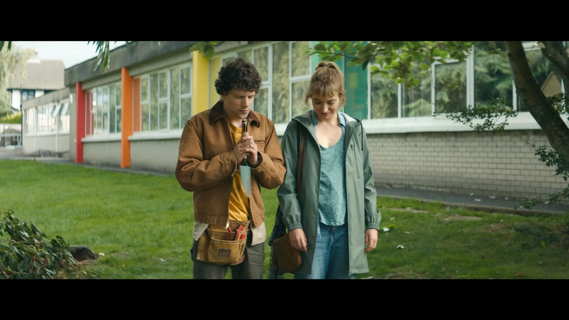 Jesse Eisenberg and Imogen Poots in Vivarium (2019)