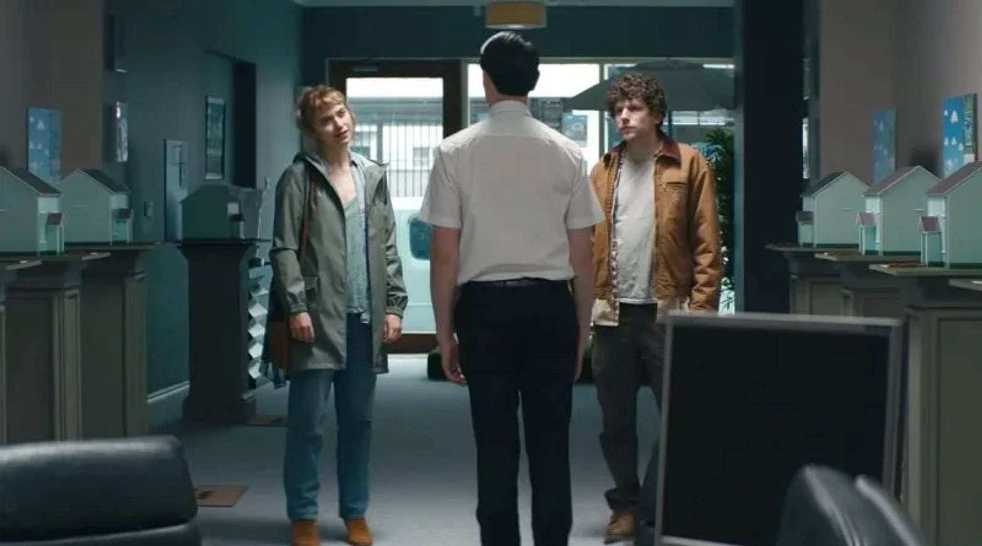 Jonathan Aris, Jesse Eisenberg, and Imogen Poots in Vivarium (2019)