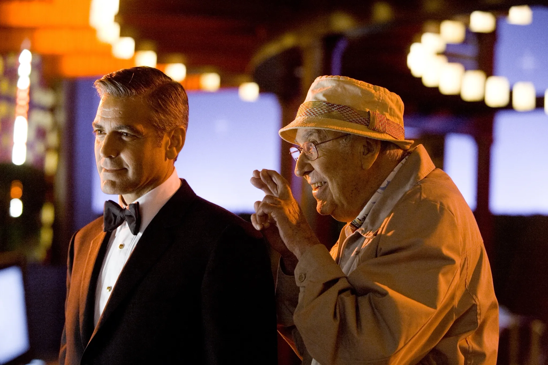 George Clooney and Carl Reiner in Ocean's Thirteen (2007)