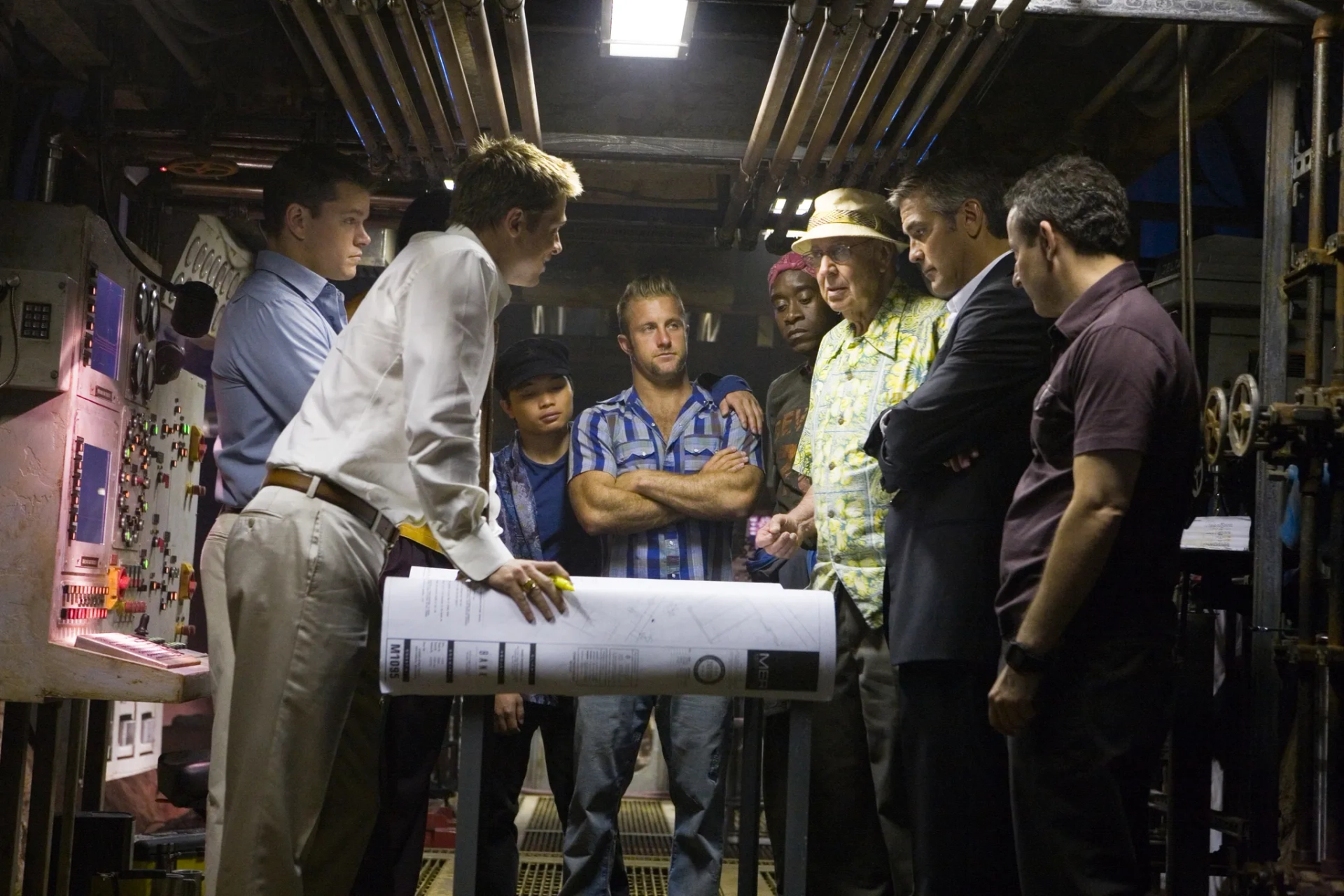 Brad Pitt, George Clooney, Don Cheadle, Matt Damon, Scott Caan, Carl Reiner, Eddie Jemison, and Shaobo Qin in Ocean's Thirteen (2007)