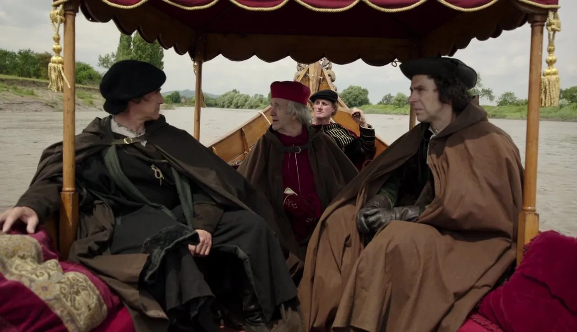 Jonathan Pryce, Mark Rylance, and Robert Wilfort in Wolf Hall (2015)