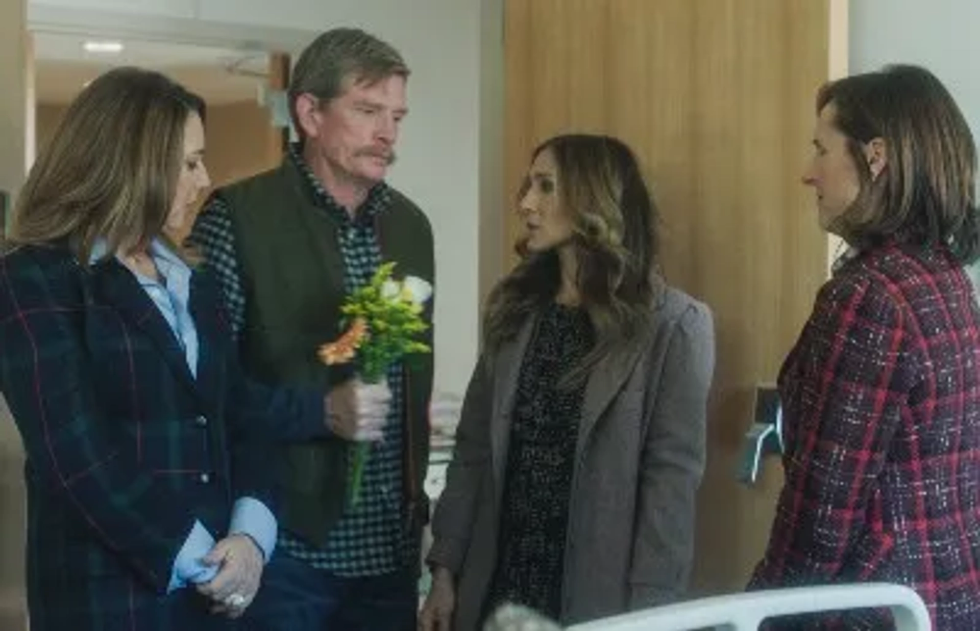 Sarah Jessica Parker, Thomas Haden Church, Talia Balsam, and Molly Shannon in Divorce (2016)