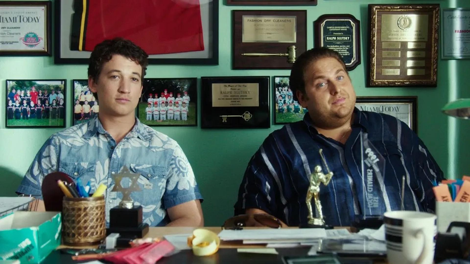 Jonah Hill and Miles Teller in War Dogs (2016)