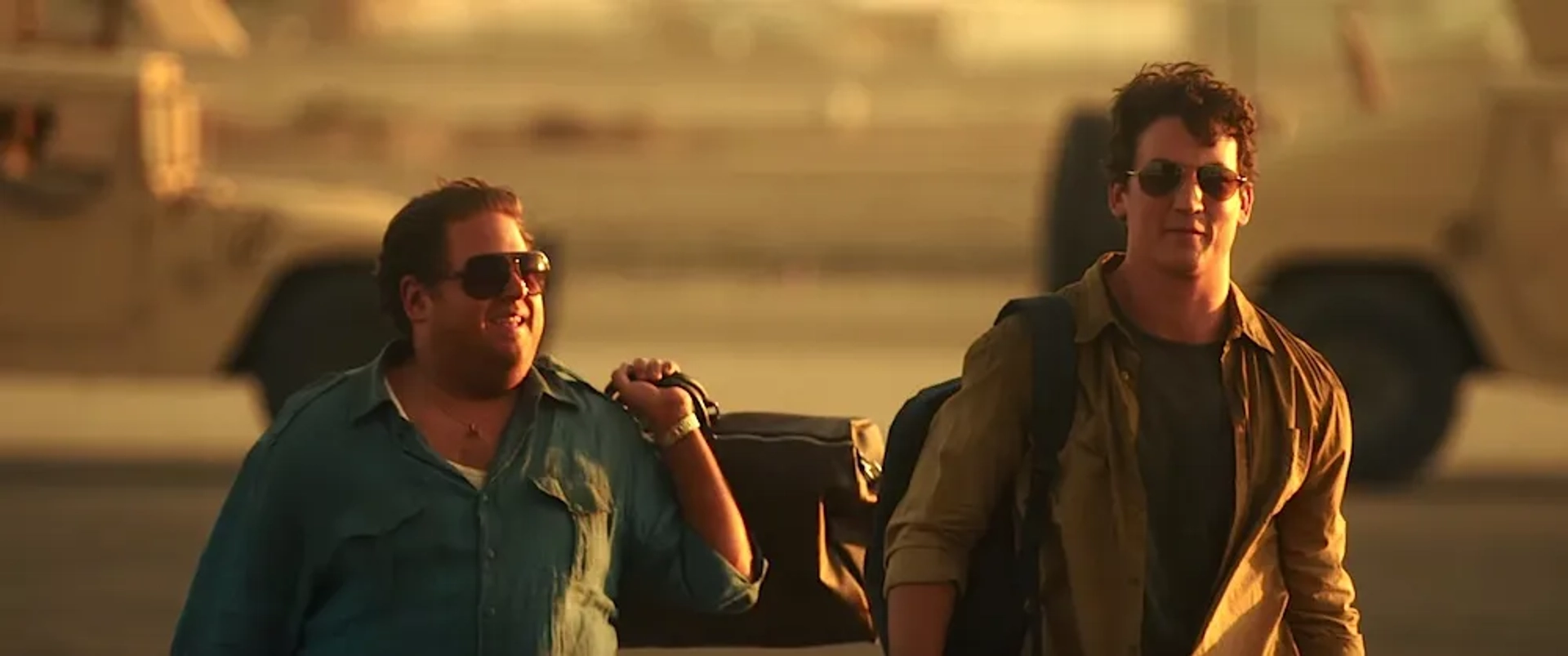 Jonah Hill and Miles Teller in War Dogs (2016)