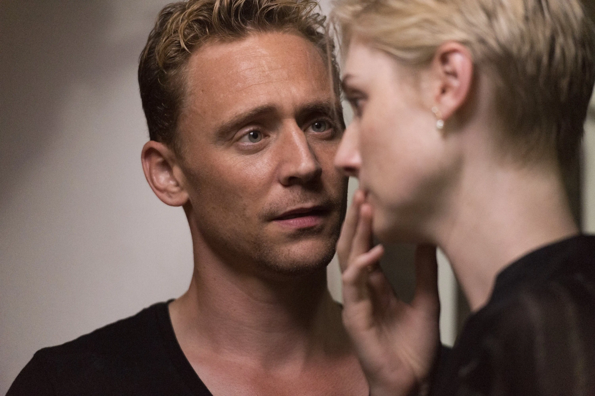 Tom Hiddleston and Elizabeth Debicki in The Night Manager (2016)