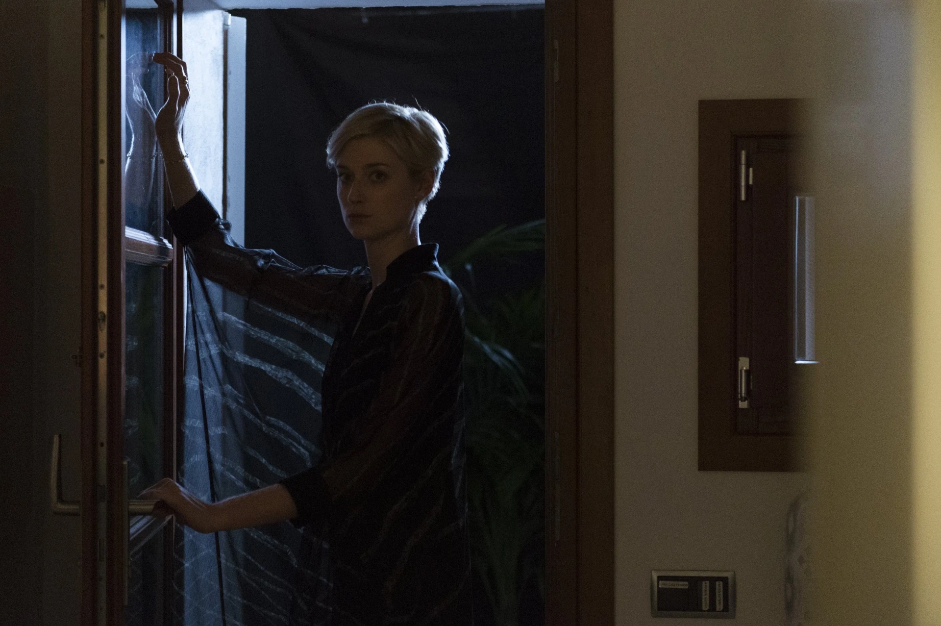 Elizabeth Debicki in The Night Manager (2016)