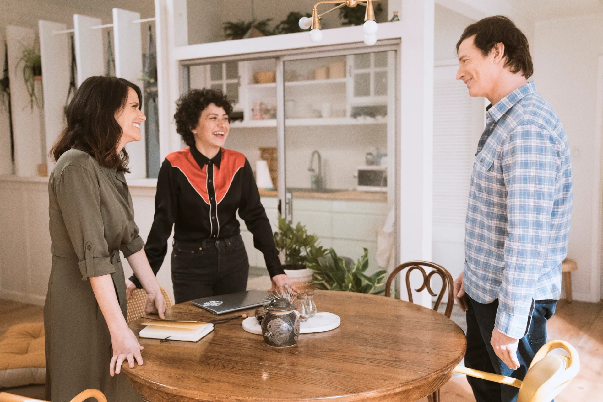 Amy Landecker, Alia Shawkat, and Rob Huebel in Transparent (2014)