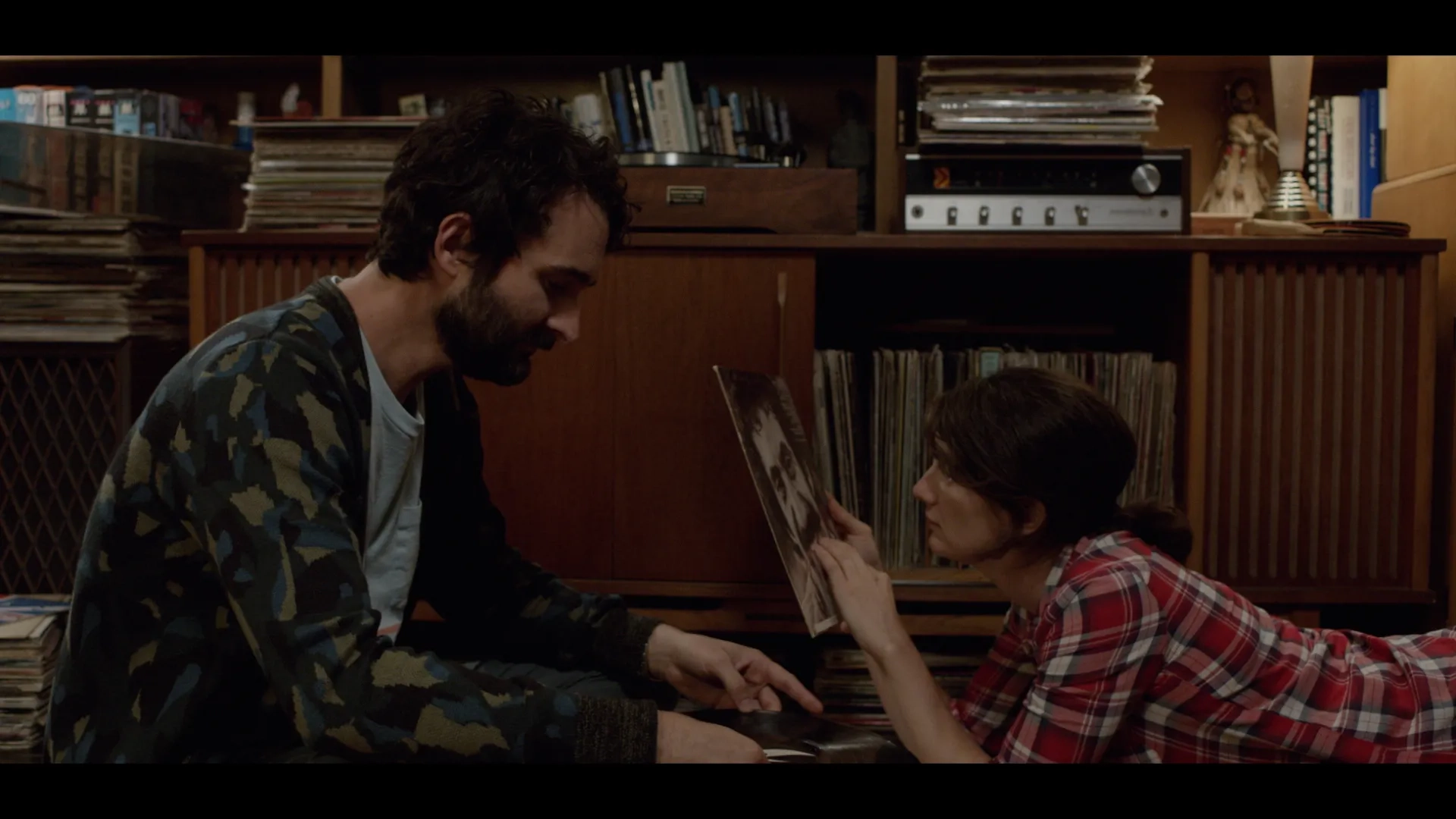 Gaby Hoffmann and Jay Duplass in Transparent (2014)