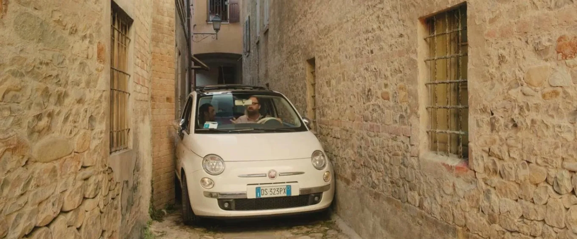 Eric Wareheim and Aziz Ansari in Master of None (2015)