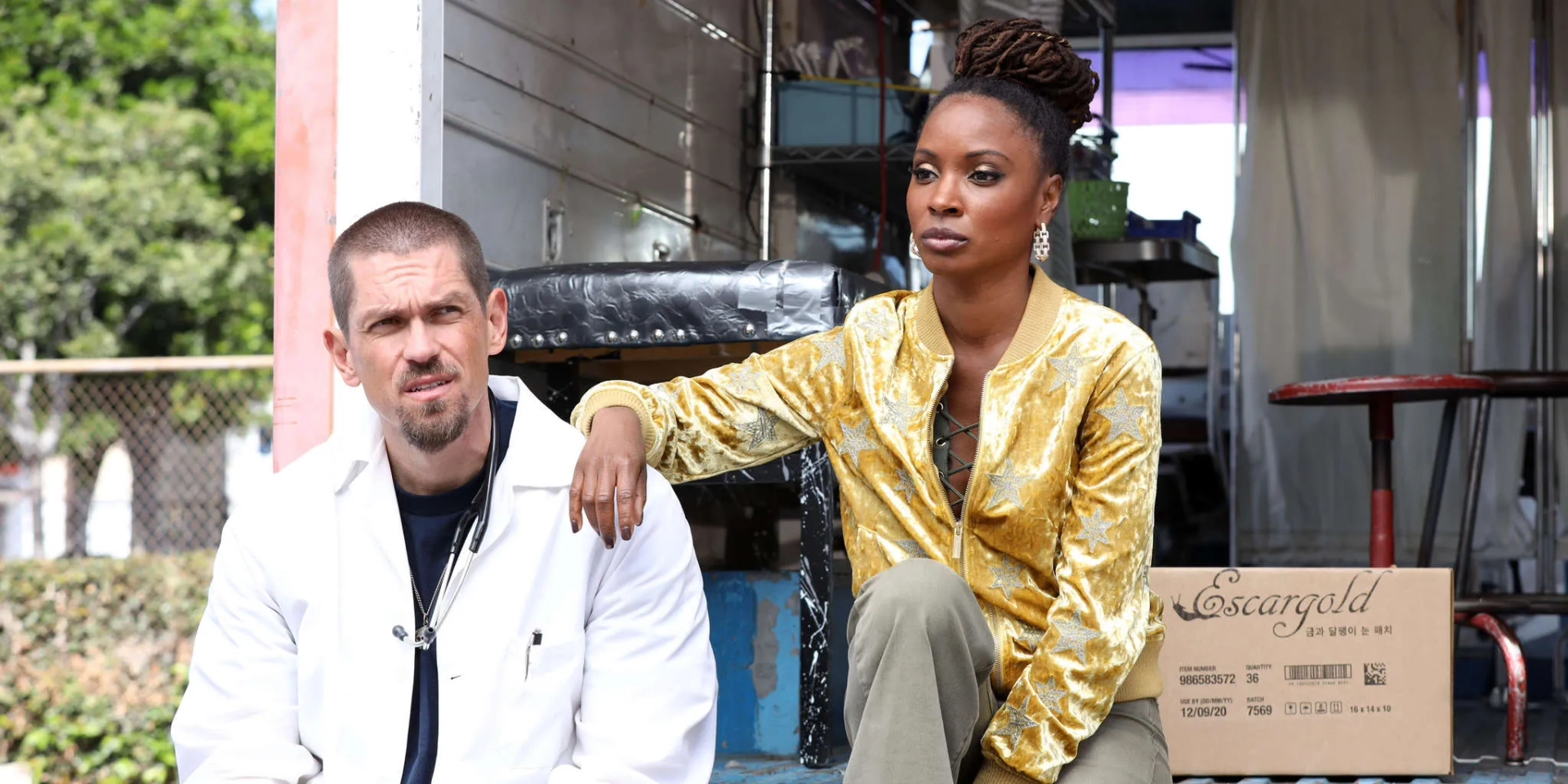 Steve Howey and Shanola Hampton in Shameless: O Captain, My Captain (2020)