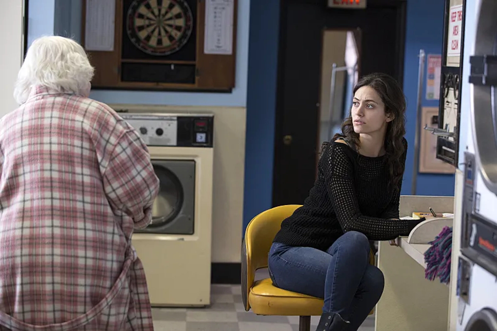 Emmy Rossum and June Squibb in Shameless (2011)