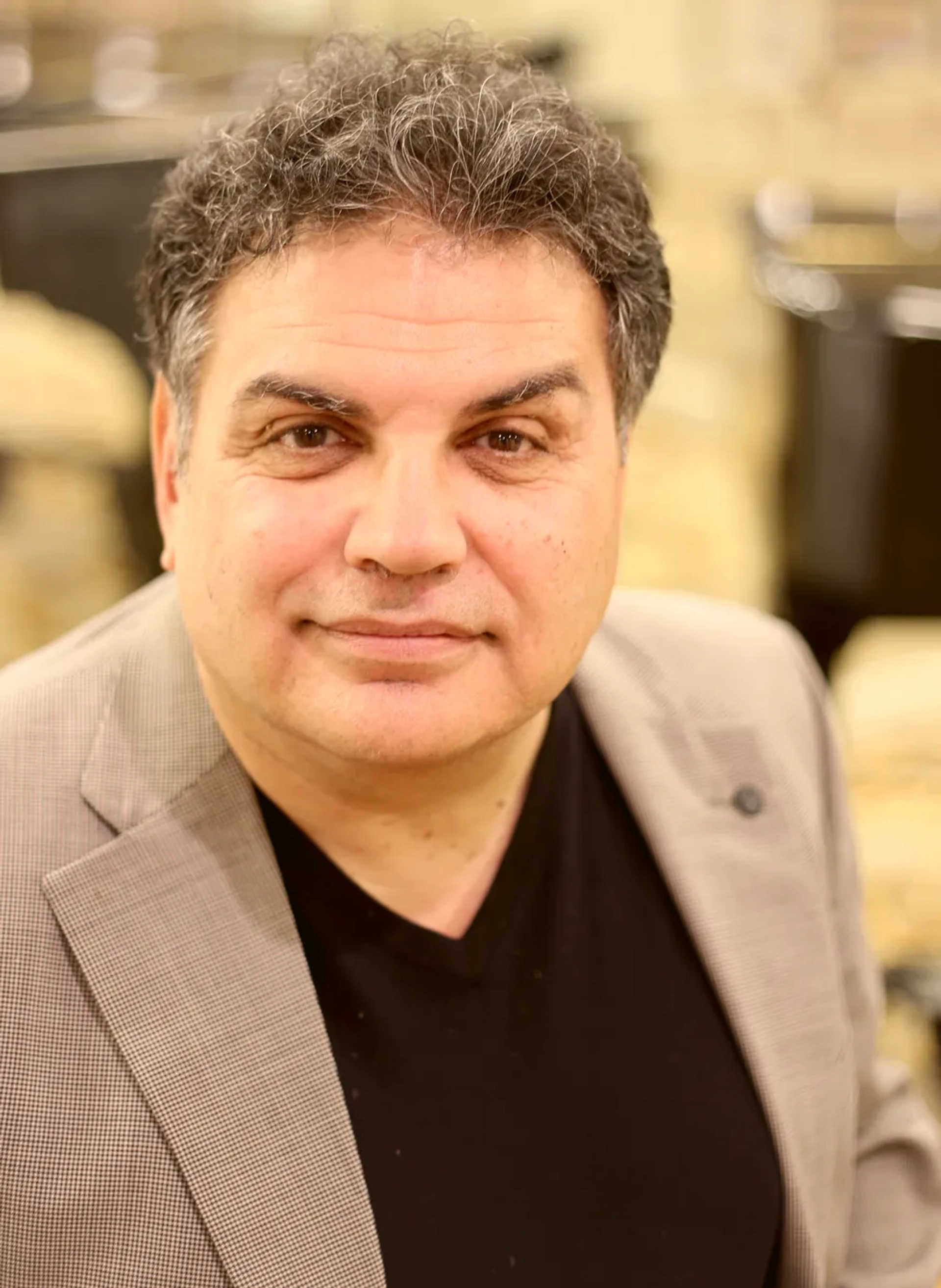 جیمز دی یوجنیو