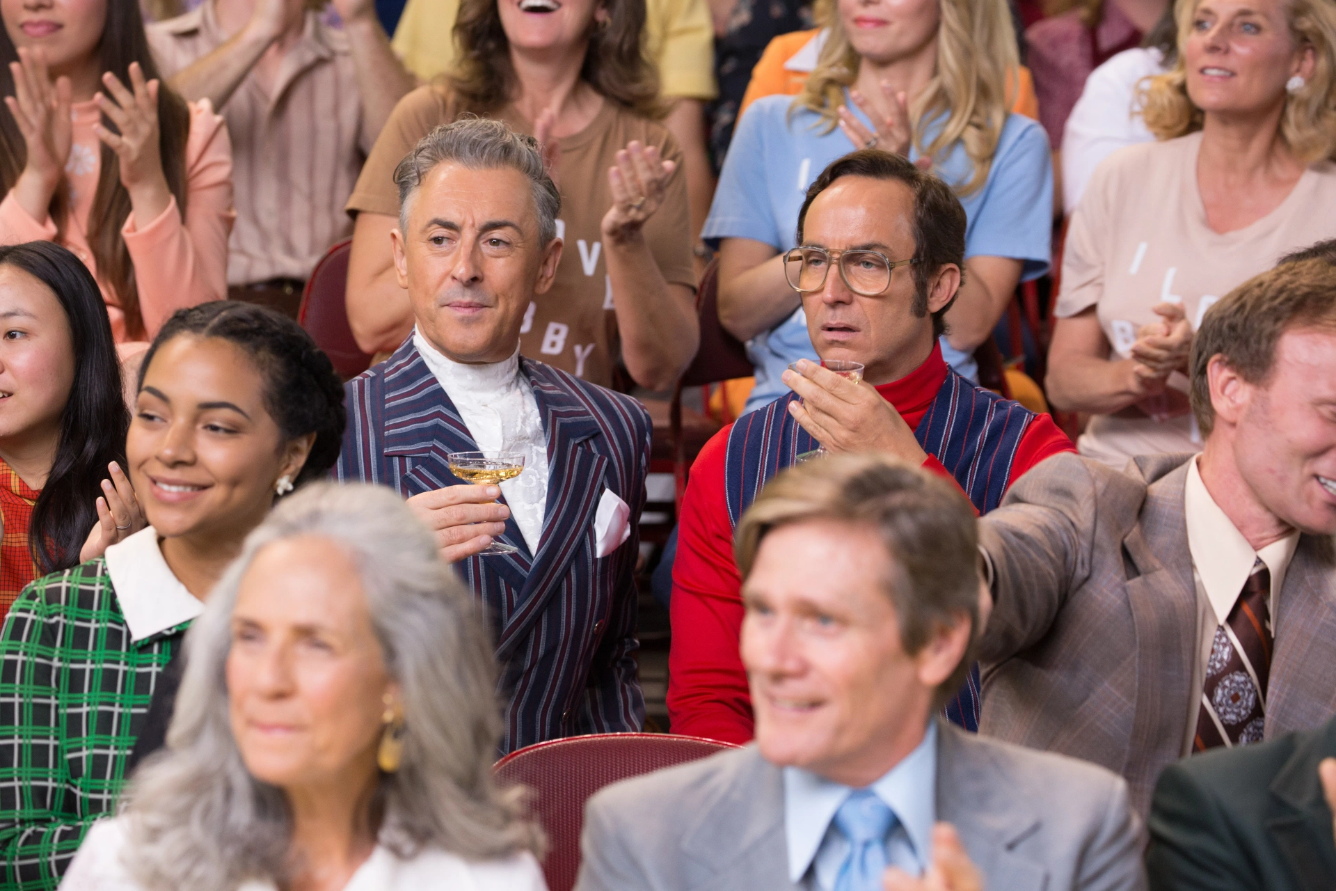 Alan Cumming and Wallace Langham in Battle of the Sexes (2017)