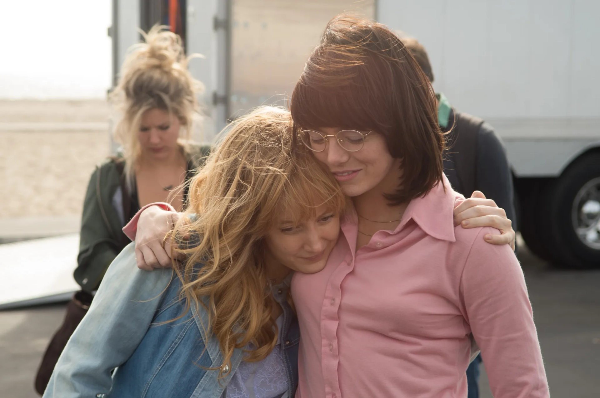 Emma Stone and Andrea Riseborough in Battle of the Sexes (2017)