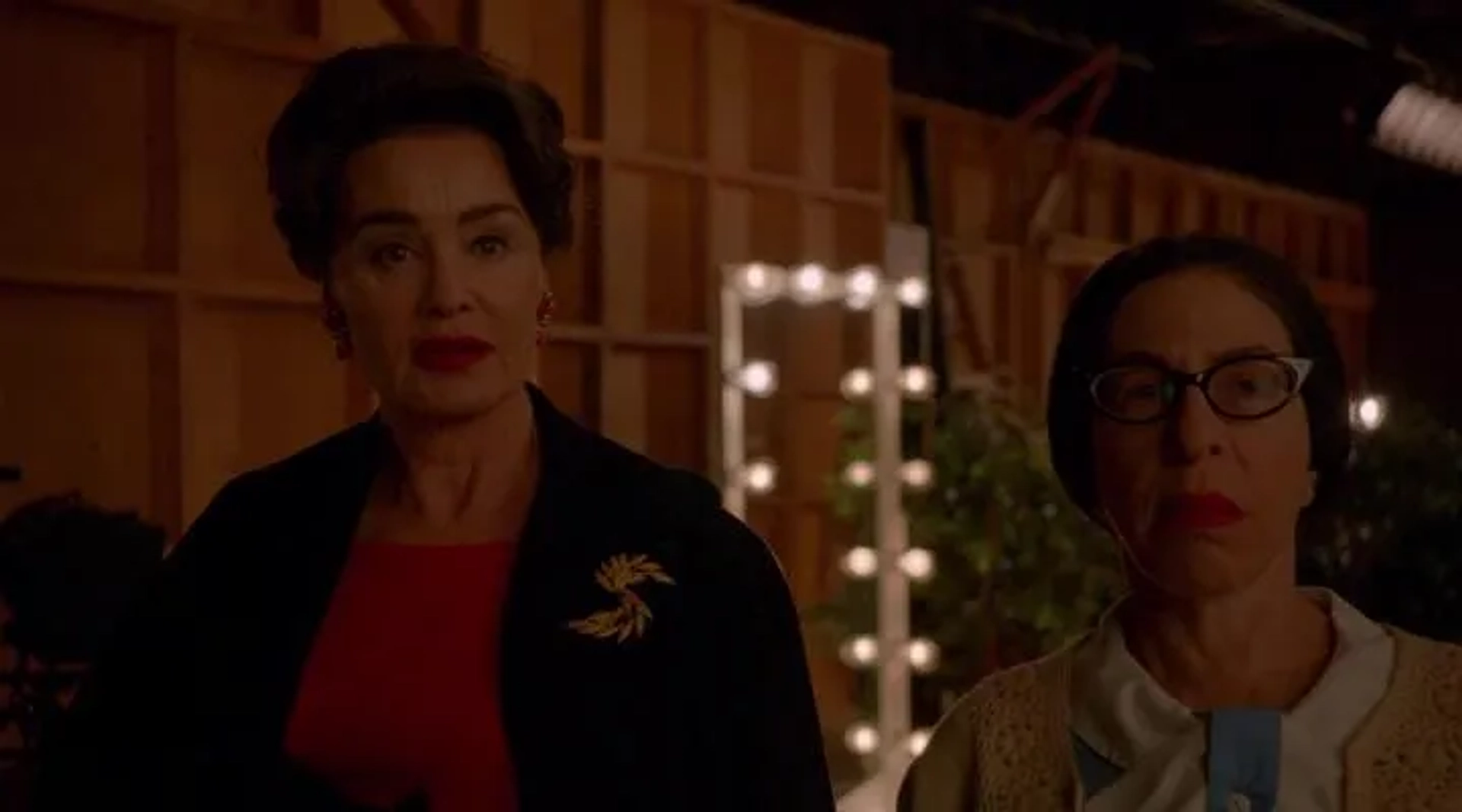 Jessica Lange and Jackie Hoffman in Feud (2017)