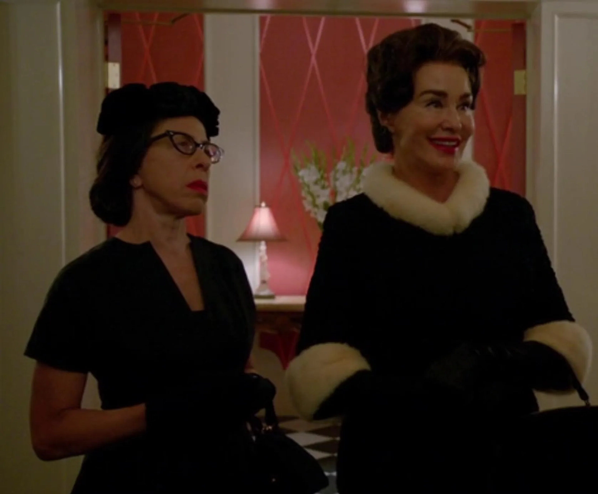 Jessica Lange and Jackie Hoffman in Feud (2017)