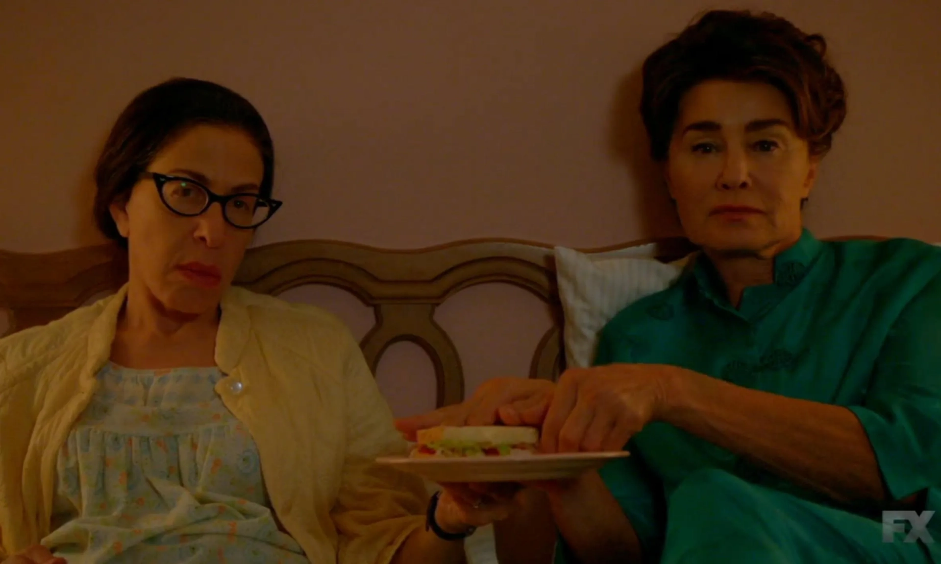 Jessica Lange and Jackie Hoffman in Feud (2017)