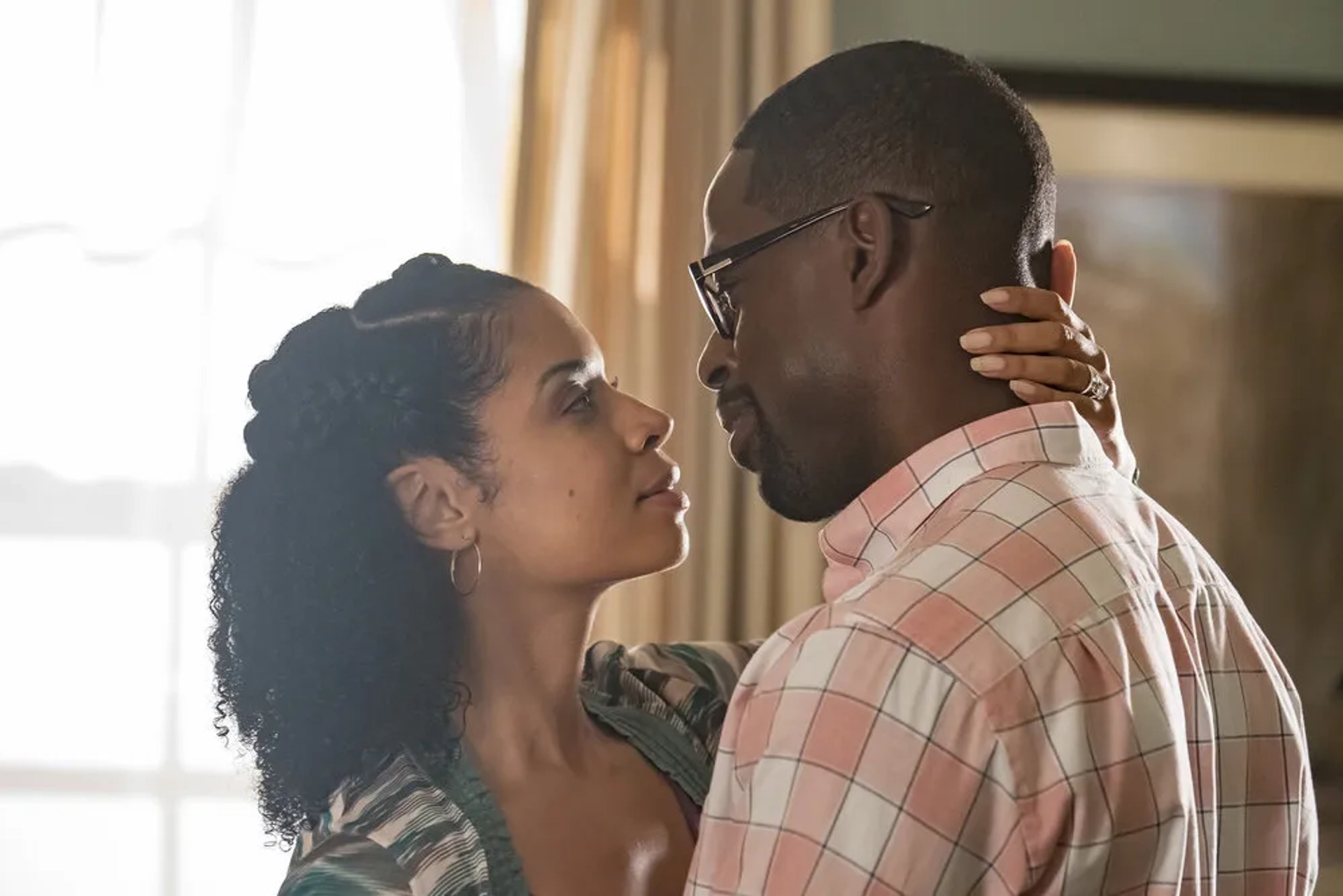 Sterling K. Brown and Susan Kelechi Watson in This Is Us (2016)