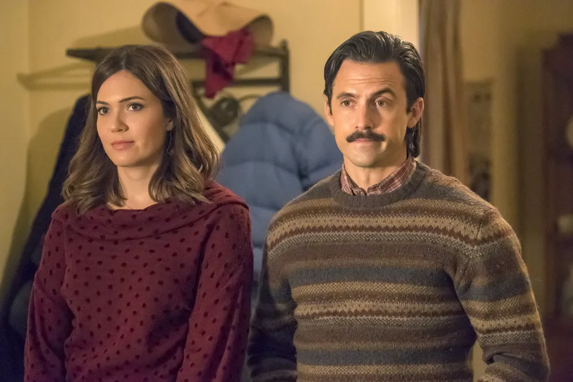 Mandy Moore and Milo Ventimiglia in This Is Us (2016)