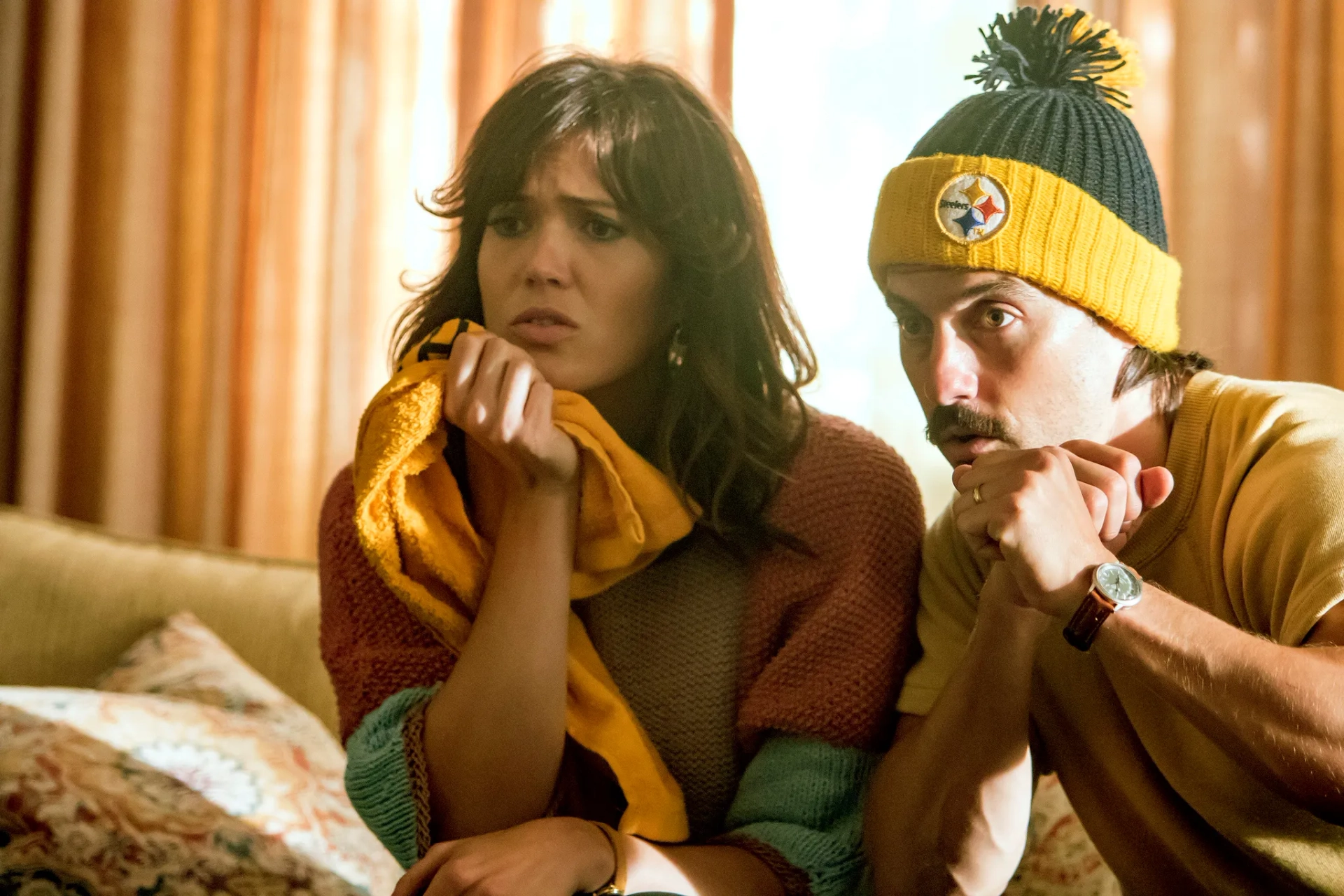 Mandy Moore and Milo Ventimiglia in This Is Us (2016)