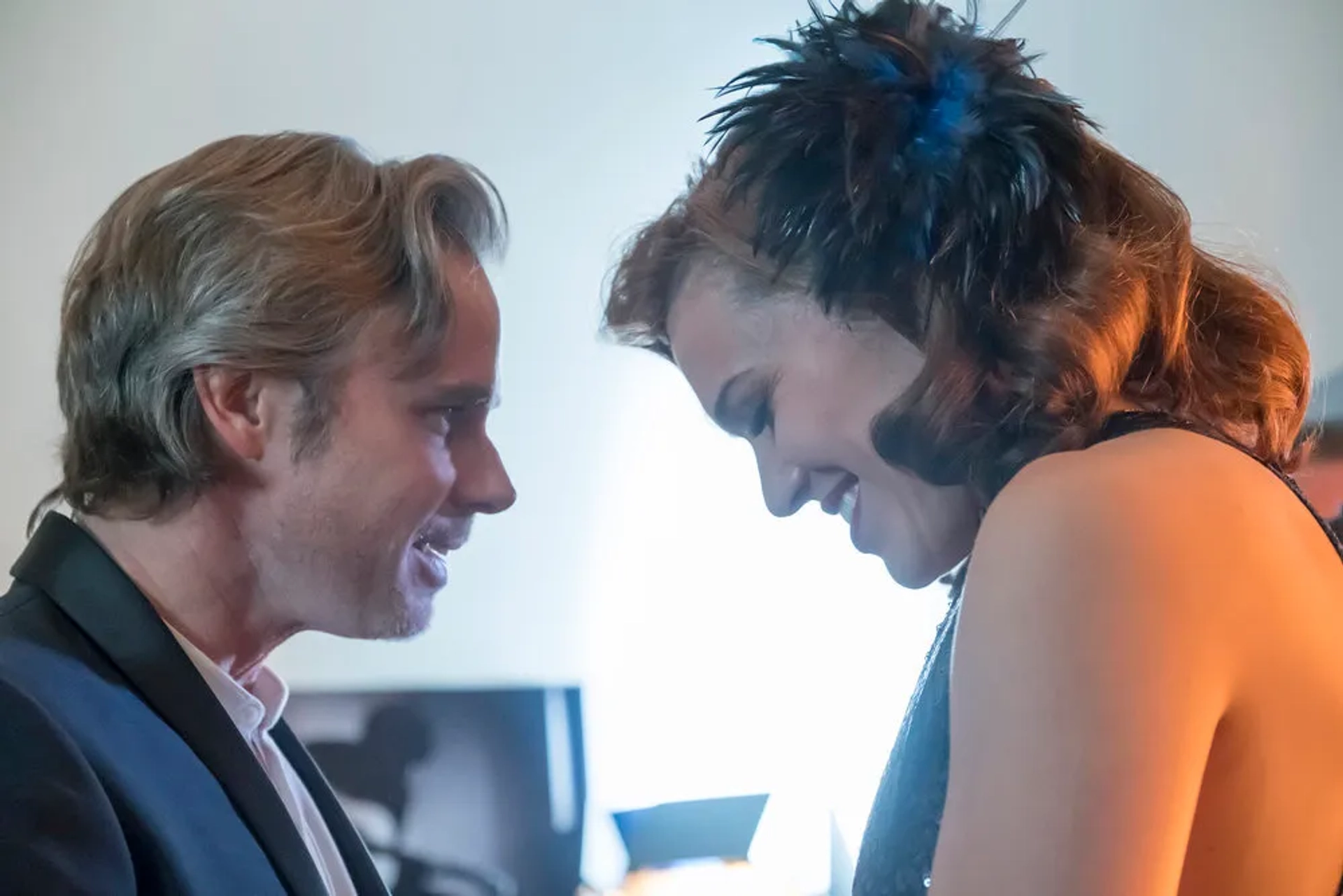 Mandy Moore and Sam Trammell in This Is Us (2016)