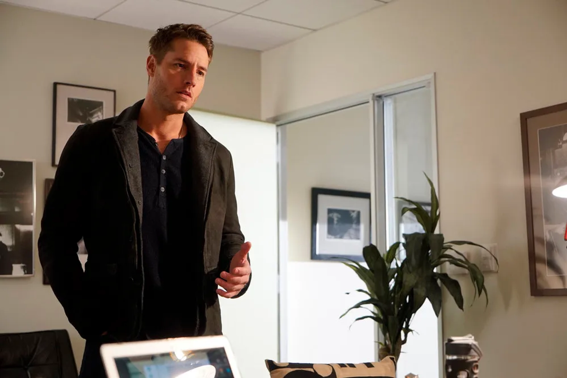 Justin Hartley in This Is Us (2016)