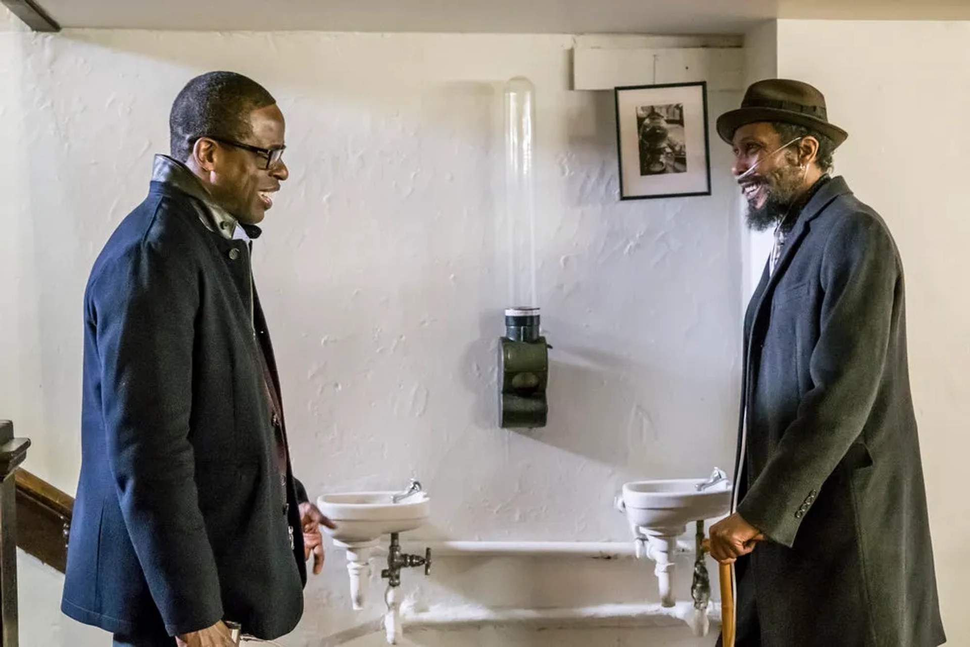 Ron Cephas Jones and Sterling K. Brown in This Is Us (2016)