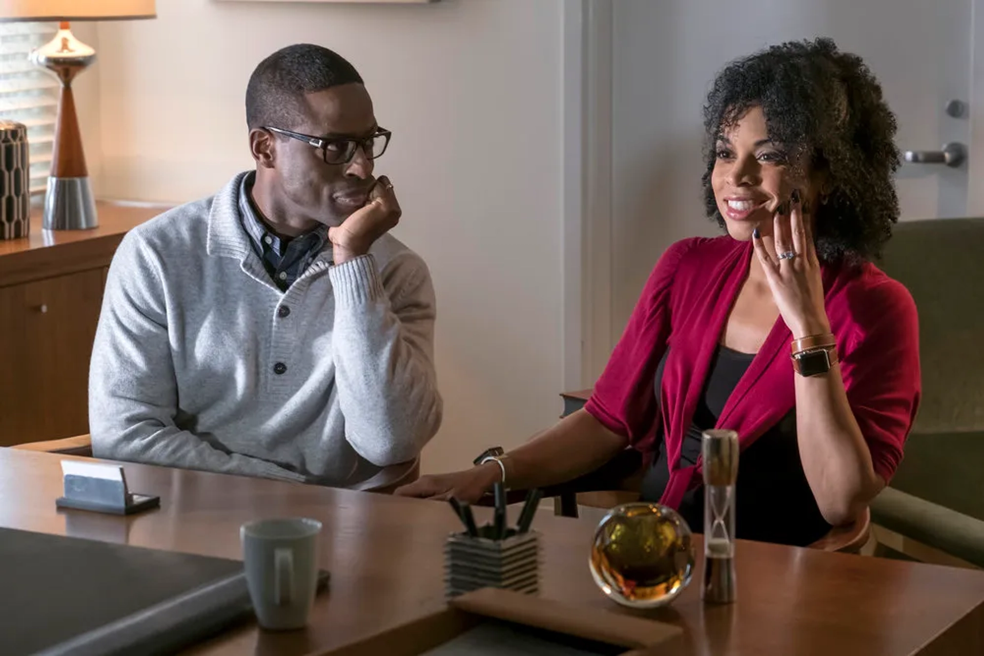 Sterling K. Brown and Susan Kelechi Watson in This Is Us (2016)