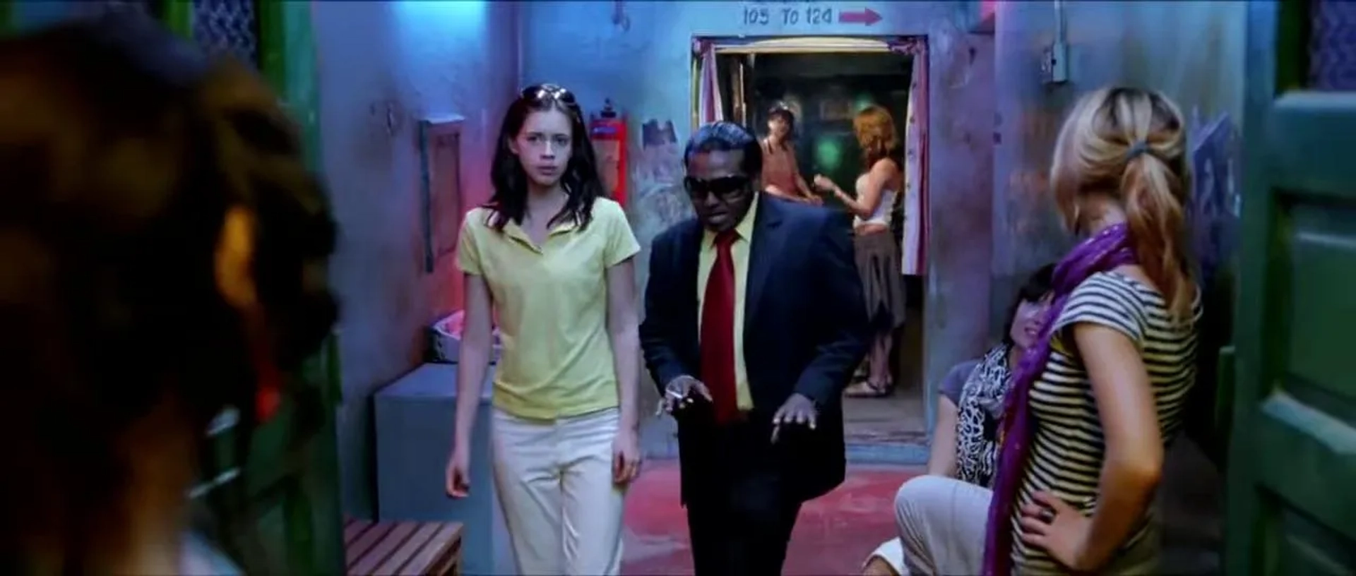 Dibyendu Bhattacharya, Kalki Koechlin, and Sinbad Phgura in Dev.D (2009)