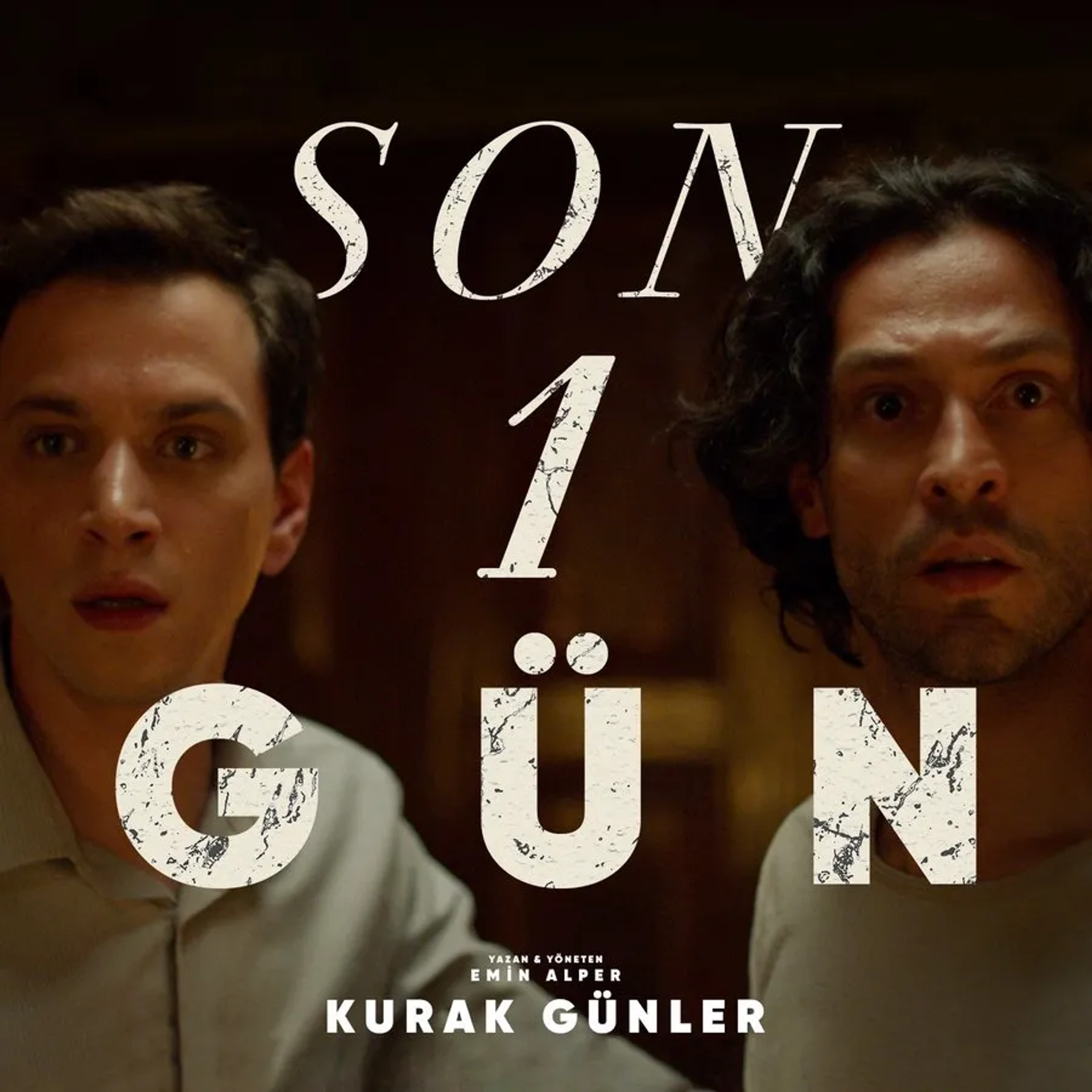 Ekin Koç and Selahattin Pasali in Burning Days (2022)